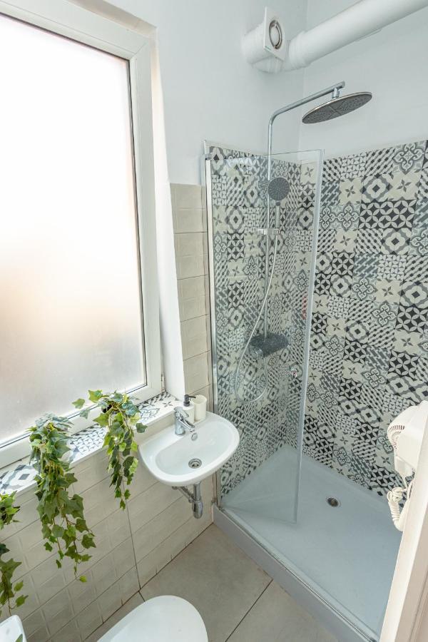 First Hostel Bucur 21 부쿠레슈티 외부 사진