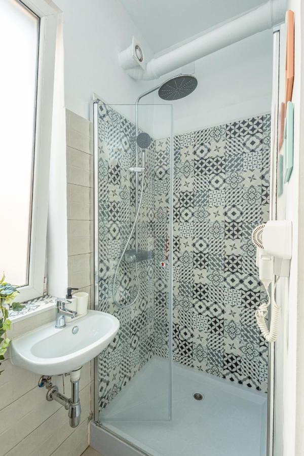 First Hostel Bucur 21 부쿠레슈티 외부 사진