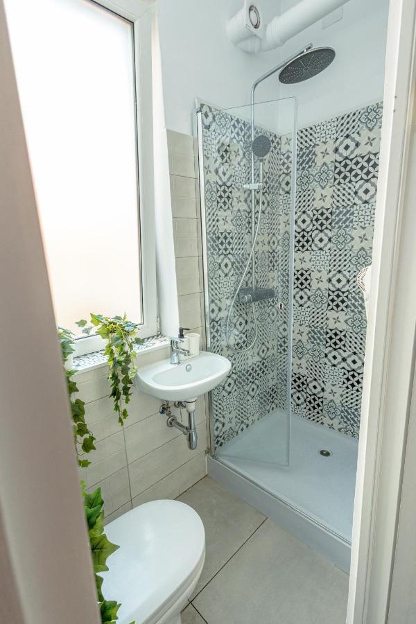 First Hostel Bucur 21 부쿠레슈티 외부 사진